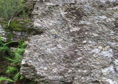 Traces de marteline sur la voie royale taillée à main d'hommes - Saint-Martin-de-Lansuscle