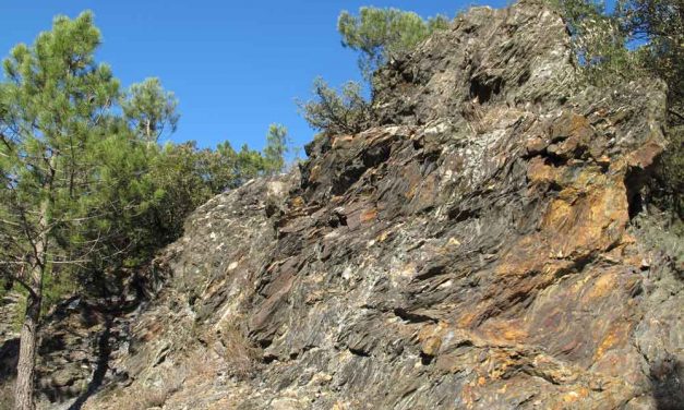 Au pays du schiste…Le col Saint-Pierre