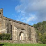 L'église de Notre-Dame-de-Valfrancesque, dans la valée Française, est le seul bâti en Cévennes, entièrement construit en kersantite.