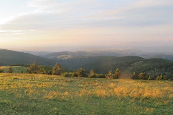 Vue du sommet de l'Aigoual à la tombée de la nuit