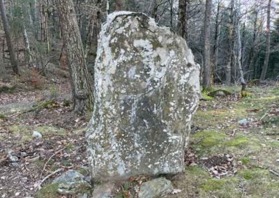 Le menhir au col des Laupies à Saint-Germain-de-Calberte