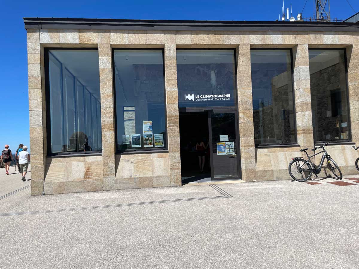 Entrée du Climatographe à l'Aigoual
