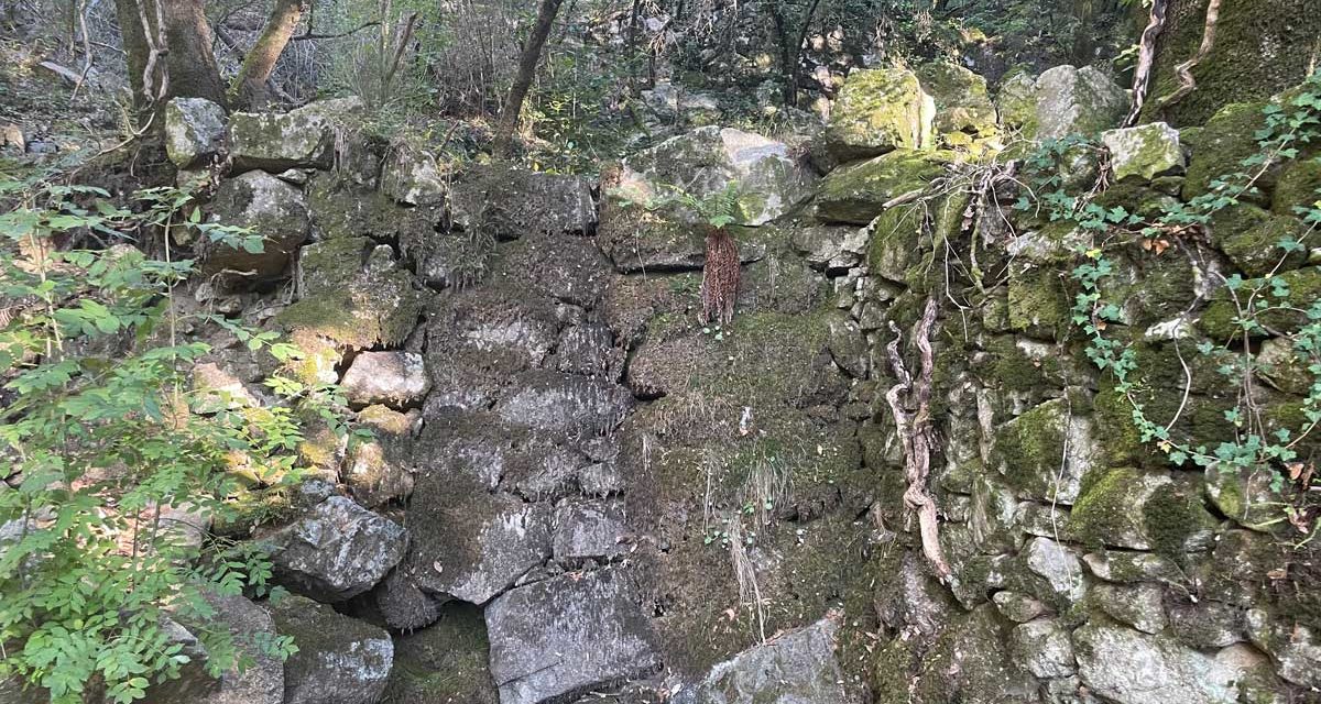 Les ouvrages en pierres sèches de la Vallée Obscure