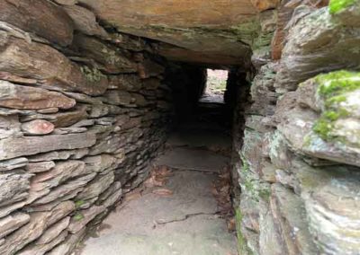L'intérieur de l'aqueduc - Voie royale de Fontmort (Saint-Martin-de-Lansuscle - Saint-Germain-de-Calberte)