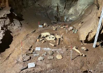 Fouilles archéologiques de la grotte de la Cocalière