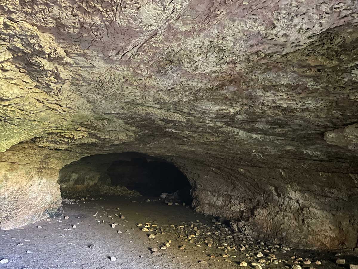 La grotte de Nabrigas sur le Causse Méjean