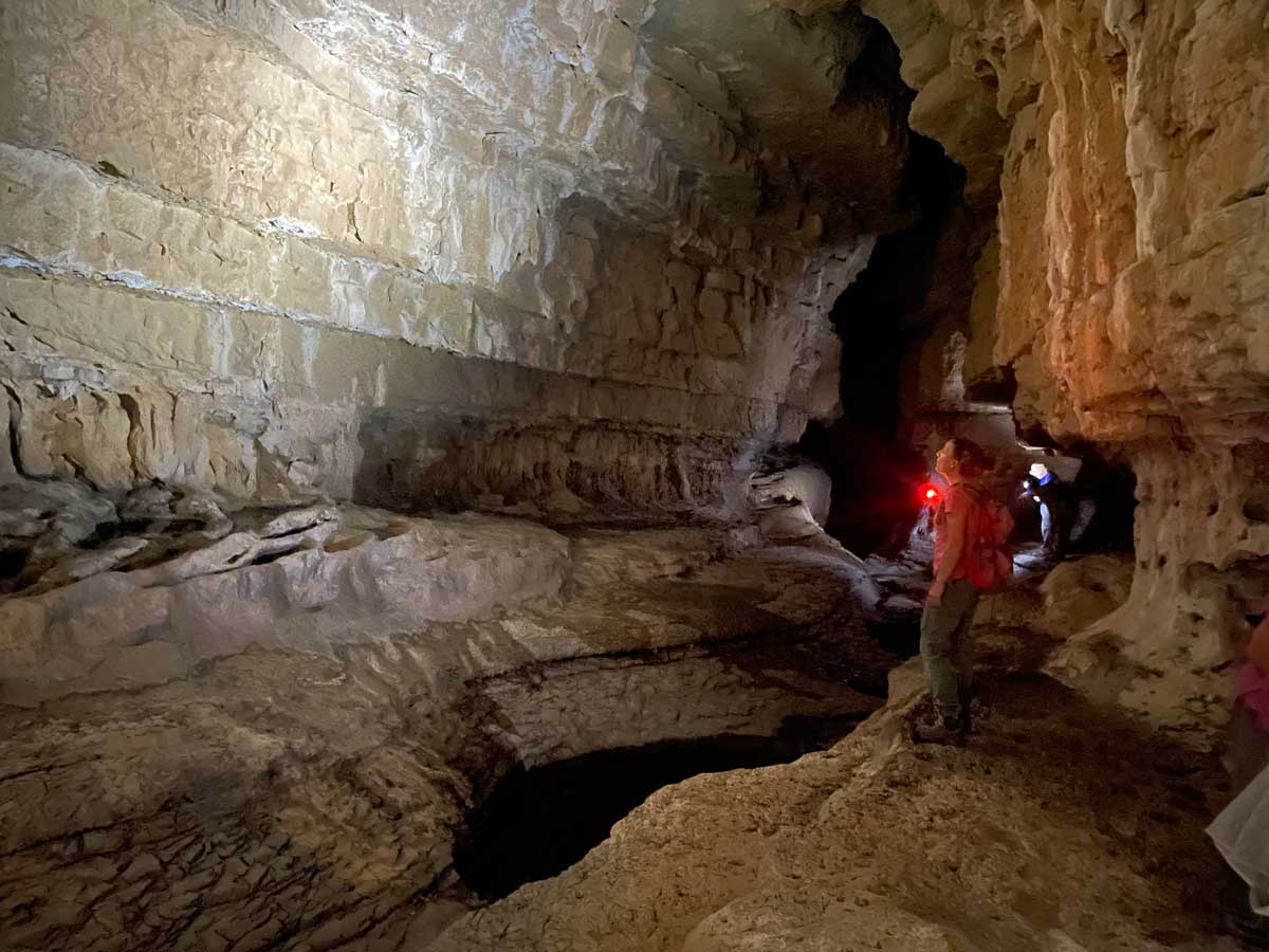 La goule de Sauvas, la Cocalière, karst de Saint-André-de-Cruzières (Ardèche, Gard)