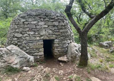 Karst superficiel de la Cocalière - La capitelle